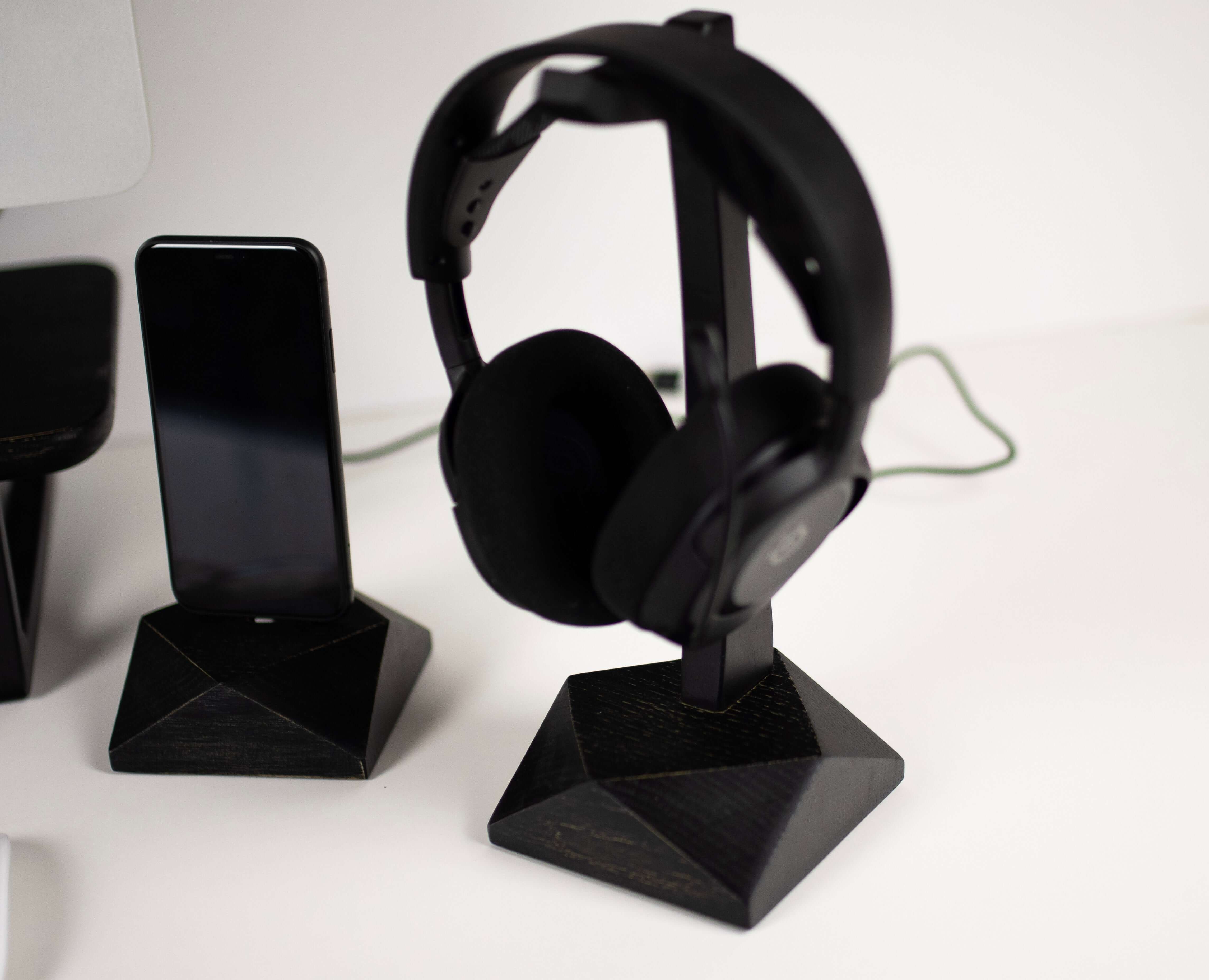 MINIMALISTIC HEADPHONE STAND - Chopzwood