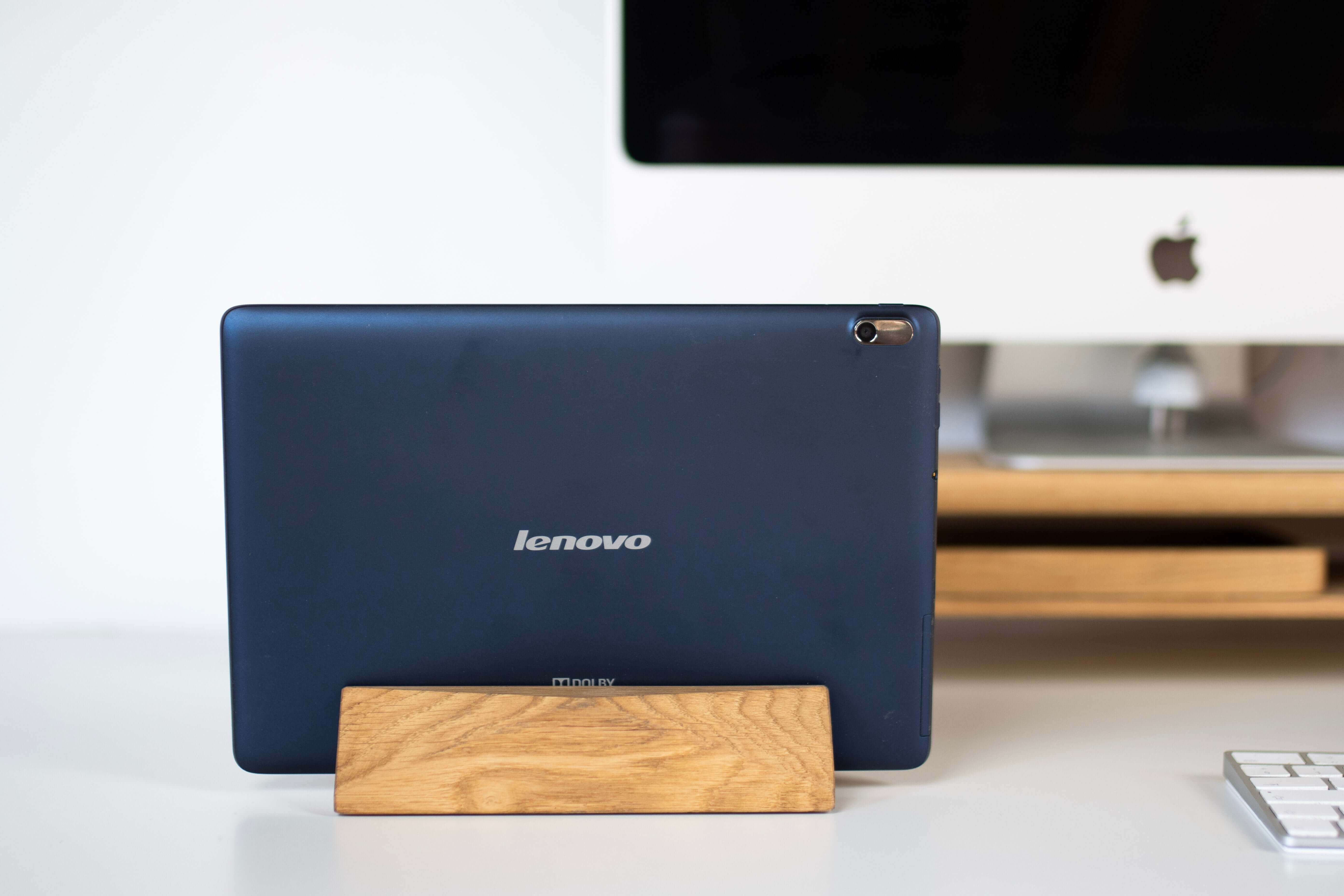 VERTICAL MINIMALISTIC MACBOOK STAND - Chopzwood