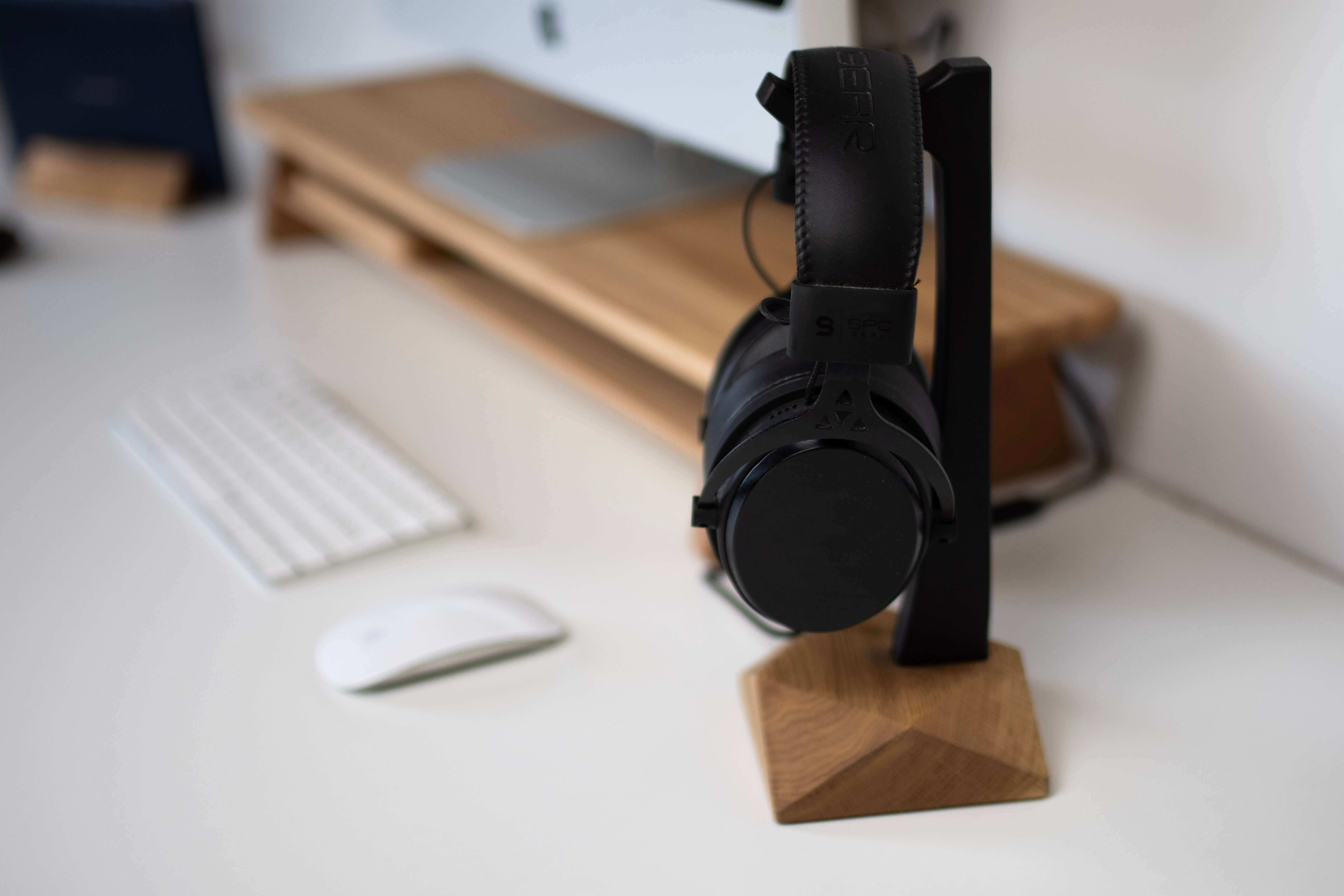 MINIMALISTIC HEADPHONE STAND - Chopzwood