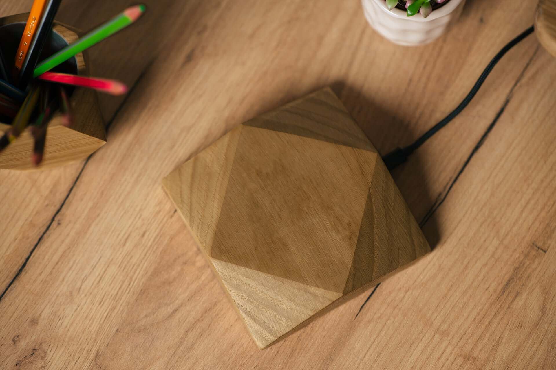 GEOMETRIC WIRELESS CHARGER - Chopzwood