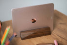 VERTICAL MINIMALISTIC MACBOOK STAND - Chopzwood